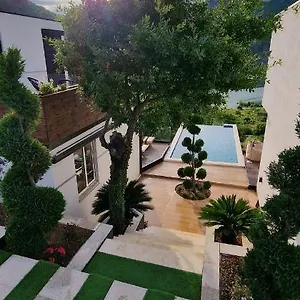 Koman Paradise By Romina , Shkodër Albanie